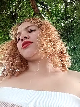 Snapshot of SirenRouge_69 chatting on September 2025 08:20:02 PM SirenRouge 69 online show from September 2025 08:20:02 PM