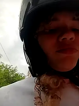 Snapshot of SirenRouge_69 chatting on September 2025 08:25:02 PM SirenRouge 69 online show from September 2025 08:25:02 PM