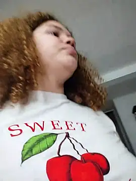 Snapshot of SirenRouge_69 chatting on December 2025 03:12:02 AM SirenRouge 69 online show from December 2025 03:12:02 AM