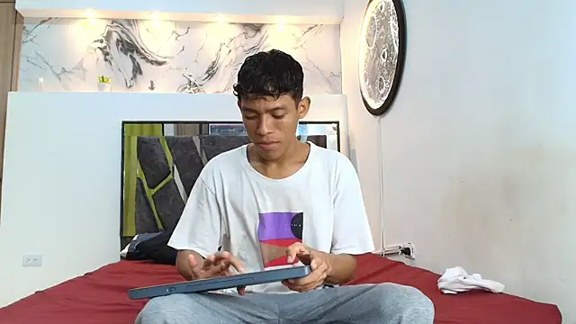 BEAUTY BOYS1 online show from October 2025 07:18:01 AM