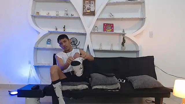 BEAUTY BOYS1 online show from December 2025 07:32:01 AM