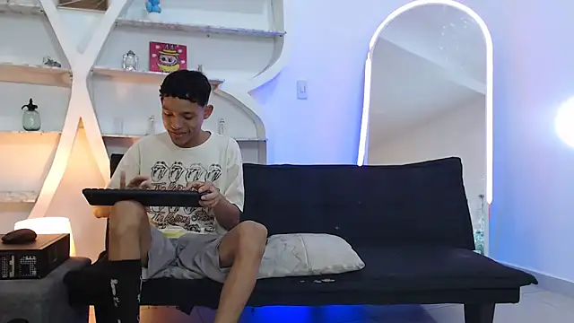 BEAUTY BOYS1 online show from November 2025 07:23:02 AM