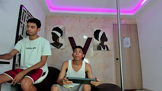 BEAUTY BOYS1 online show from April 2026 01:35:01 PM