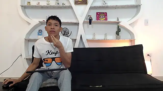 BEAUTY BOYS1 online show from November 2025 07:09:01 AM