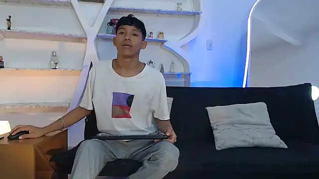 BEAUTY BOYS1 online show from September 2025 07:14:01 AM