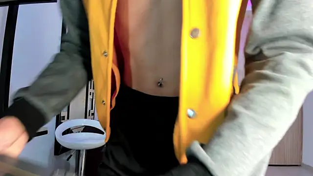 BEAUTY BOYS1 online show from April 2026 01:38:02 PM