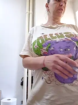 KamillaSpencer online show from April 2026 01:13:02 PM