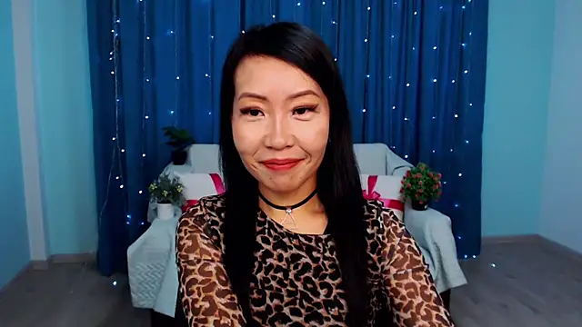 LiaPak online show from September 2025 12:03:01 AM