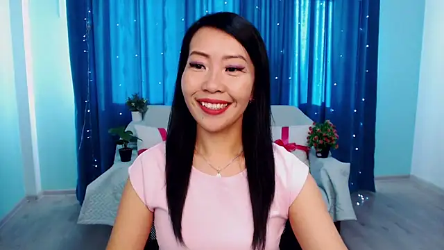 LiaPak online show from September 2025 01:02:01 AM