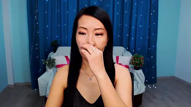 LiaPak online show from October 2025 01:06:02 AM