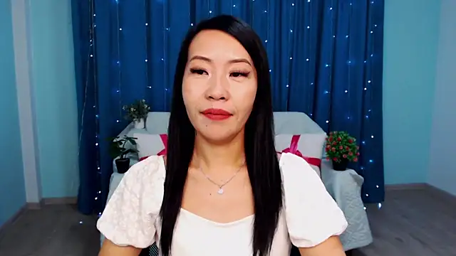 LiaPak online show from October 2025 01:03:02 AM
