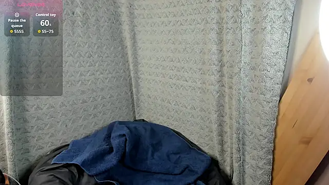 Snapshot of MiaLores chatting on October 2025 08:57:02 AM MiaLores online show from October 2025 08:57:02 AM