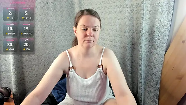 Snapshot of MiaLores chatting on October 2025 08:03:01 AM MiaLores online show from October 2025 08:03:01 AM