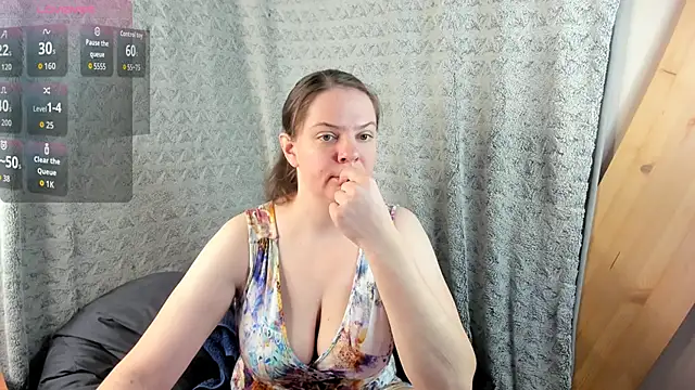 Snapshot of MiaLores chatting on November 2025 09:13:01 AM MiaLores online show from November 2025 09:13:01 AM