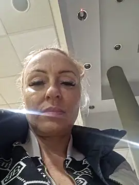 NADINNNE online show from December 2025 08:17:02 PM