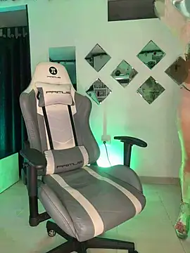 Snapshot of Bella-kim- chatting on March 2026 03:25:02 AM Bella-kim- online show from March 2026 03:25:02 AM