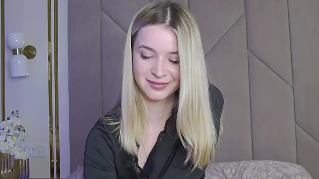 Touch me online show from October 2025 04:19:02 PM