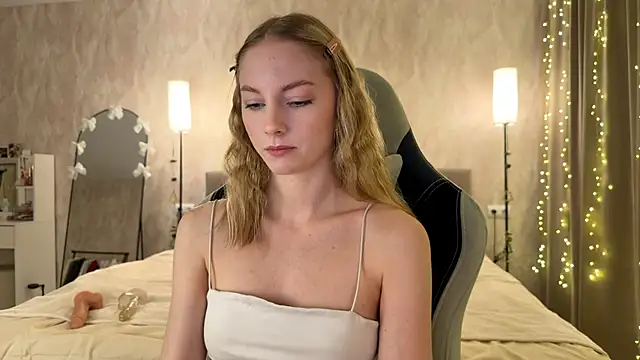 BrightAnnie online show from February 2026 12:02:02 PM