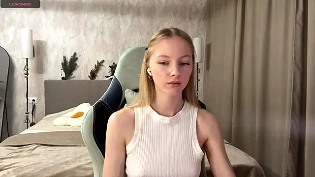 BrightAnnie online show from December 2025 02:11:01 PM