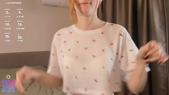 Snapshot of BreezeJam chatting on December 2025 03:27:02 PM BreezeJam online show from December 2025 03:27:02 PM