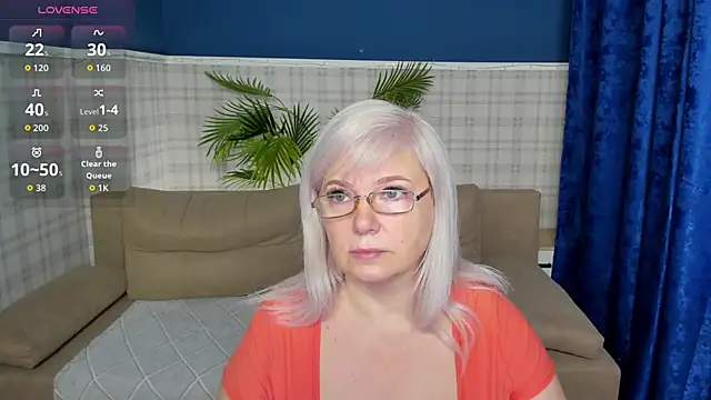 Hella Fabel online show from December 2025 01:11:01 AM