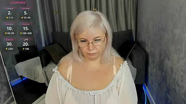 Hella Fabel online show from December 2025 01:08:02 AM