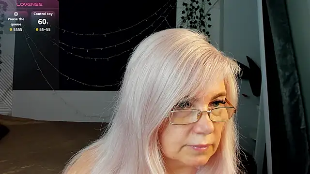 Snapshot of Hella_Fabel chatting on May 2026 01:09:02 AM Hella Fabel online show from May 2026 01:09:02 AM