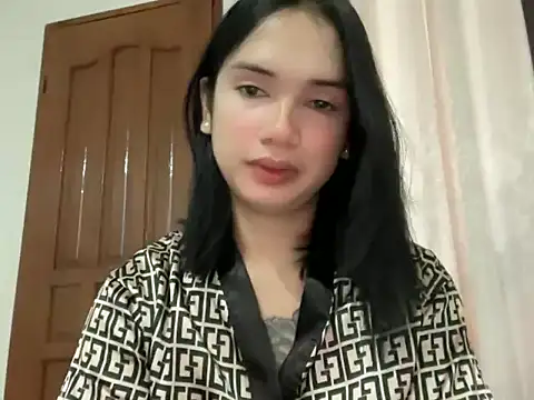 Snapshot of Sweet_Hannahx chatting on July 2026 11:06:02 PM Sweet Hannahx online show from July 2026 11:06:02 PM