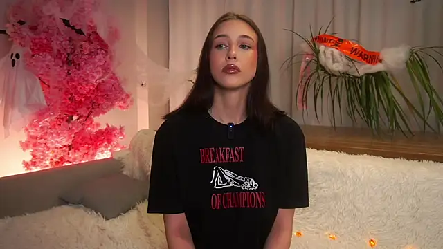 Snapshot of EviaRabasca chatting on October 2025 11:40:02 AM EviaRabasca online show from October 2025 11:40:02 AM