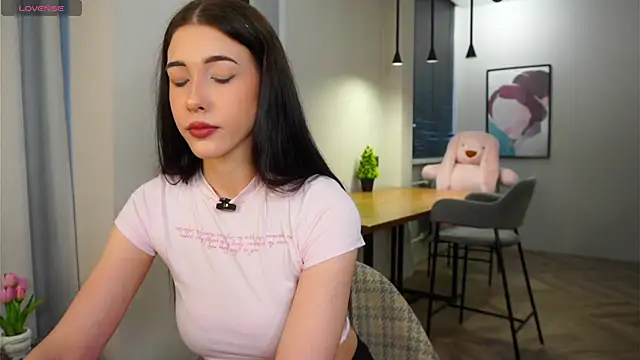 EviaRabasca online show from March 2026 11:32:02 AM