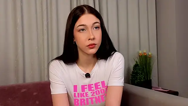 EviaRabasca online show from February 2026 11:43:01 AM