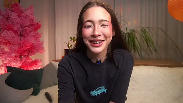 Snapshot of EviaRabasca chatting on October 2025 11:53:02 AM EviaRabasca online show from October 2025 11:53:02 AM