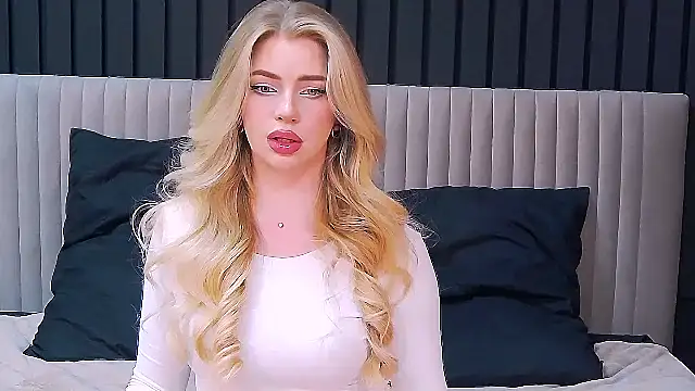 MilanaCeleste online show from November 2025 06:11:01 PM