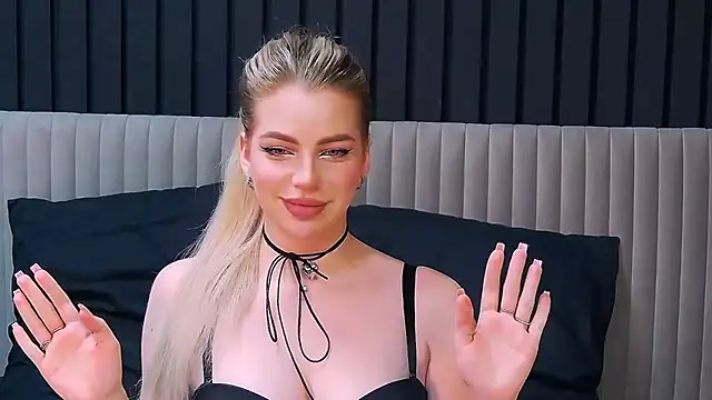 MilanaCeleste online show from November 2025 10:35:02 PM