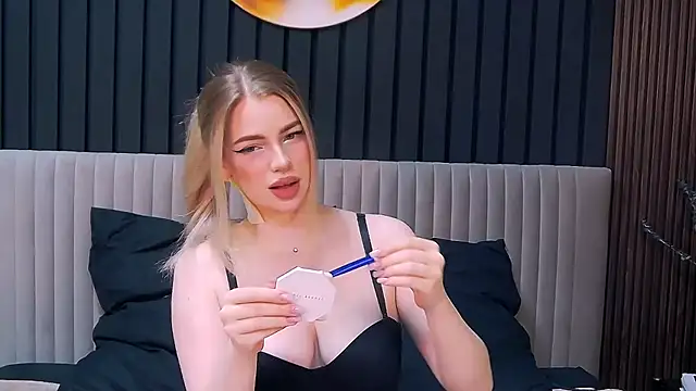 MilanaCeleste online show from February 2026 10:07:01 PM