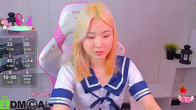 Aisi 18 online show from November 2025 01:06:01 AM