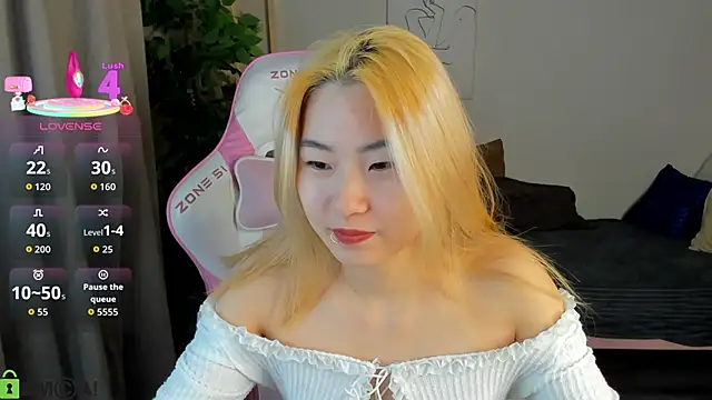 Snapshot of Aisi_18 chatting on October 2025 07:12:02 AM Aisi 18 online show from October 2025 07:12:02 AM