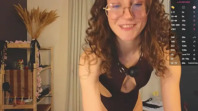 Snapshot of laracroftmansion chatting on November 2025 06:23:02 PM laracroftmansion online show from November 2025 06:23:02 PM