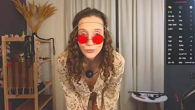 Snapshot of laracroftmansion chatting on November 2025 06:19:01 PM laracroftmansion online show from November 2025 06:19:01 PM