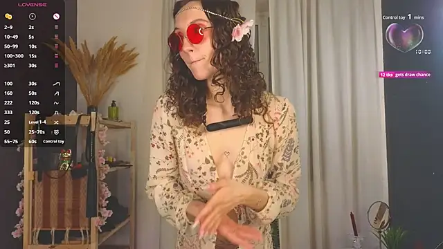 Snapshot of laracroftmansion chatting on December 2025 06:31:02 PM laracroftmansion online show from December 2025 06:31:02 PM