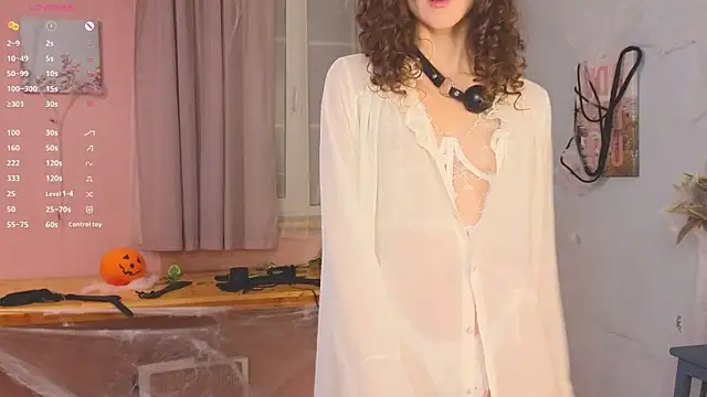 Snapshot of laracroftmansion chatting on October 2025 06:18:01 PM laracroftmansion online show from October 2025 06:18:01 PM