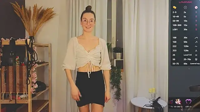 Snapshot of laracroftmansion chatting on November 2025 06:25:01 PM laracroftmansion online show from November 2025 06:25:01 PM