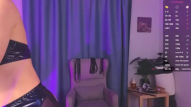 laracroftmansion online show from December 2025 07:07:02 PM