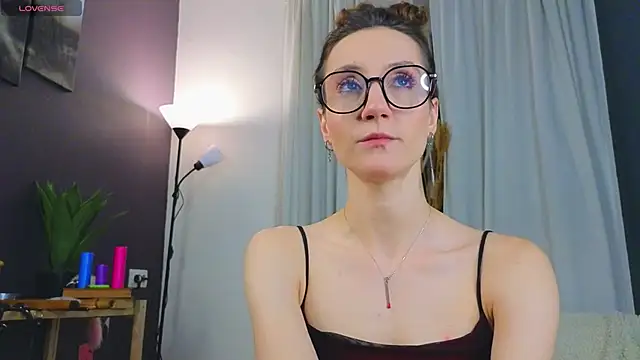 laracroftmansion online show from May 2026 03:19:01 PM