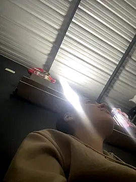 Snapshot of Madyson94 chatting on December 2025 01:21:02 PM Madyson94 online show from December 2025 01:21:02 PM