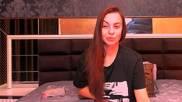 MillieTinny online show from November 2025 04:05:02 AM