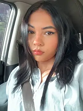 Snapshot of AlinnaRosee_ chatting on September 2025 12:37:01 PM AlinnaRosee online show from September 2025 12:37:01 PM