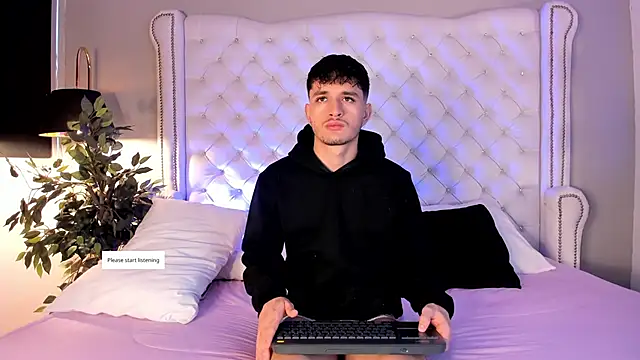 LiamMuller online show from November 2025 04:45:02 PM