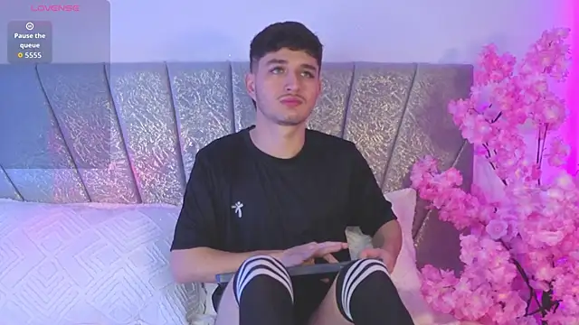 LiamMuller online show from April 2026 04:19:01 PM