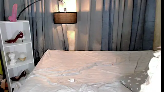 Snapshot of Alison_mooreX chatting on December 2025 02:59:01 PM Alison mooreX online show from December 2025 02:59:01 PM